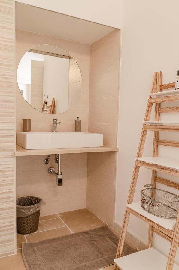 Апартаменты Apulialux Marietta Luxury House - Centro Storico Бриндизи Экстерьер фото